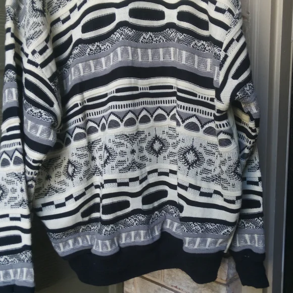 Men's Geometric Crewneck Sweater in Black and Gray